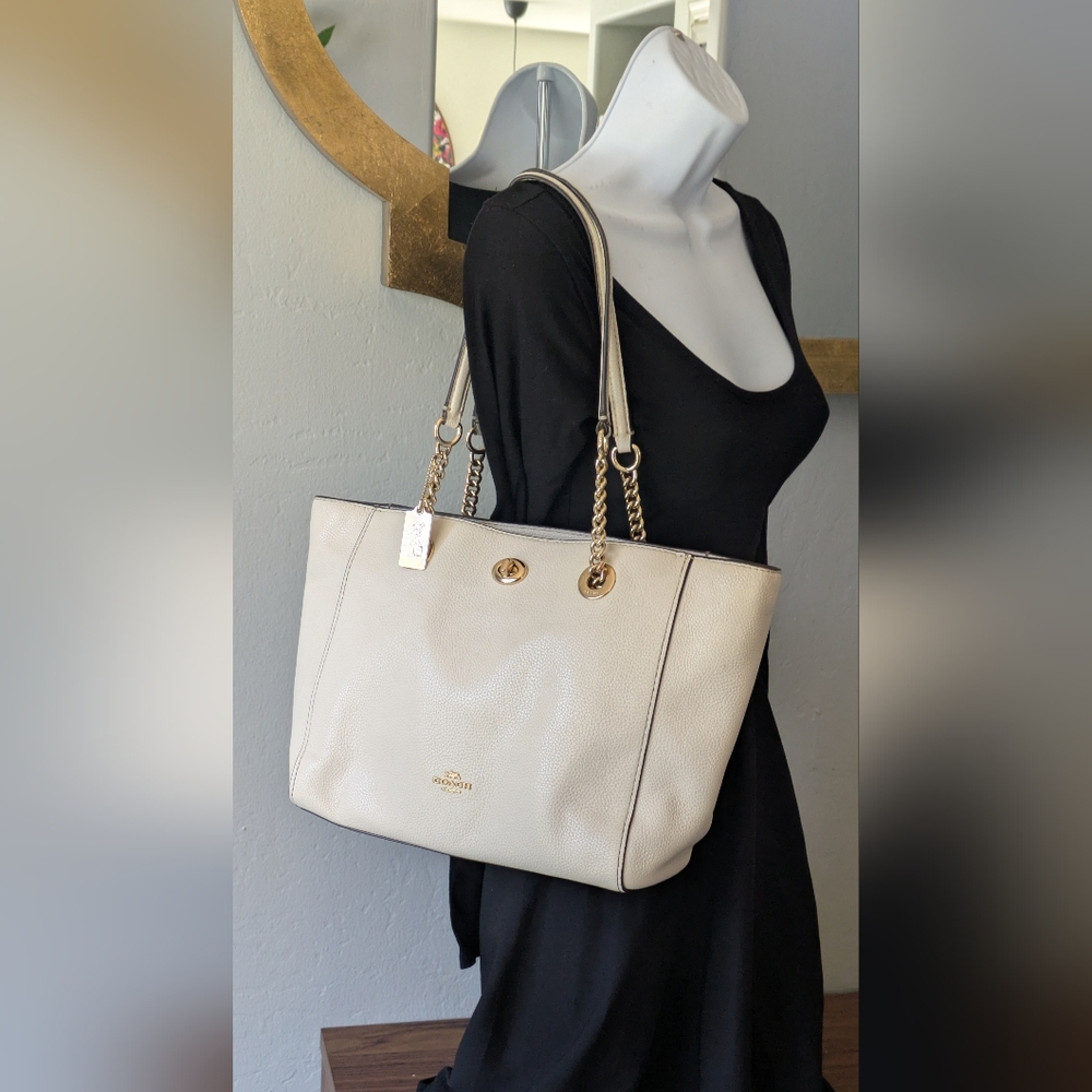 Coach  Tote Tan Pebble Leather Turnlock Chain Shoulder Bag.